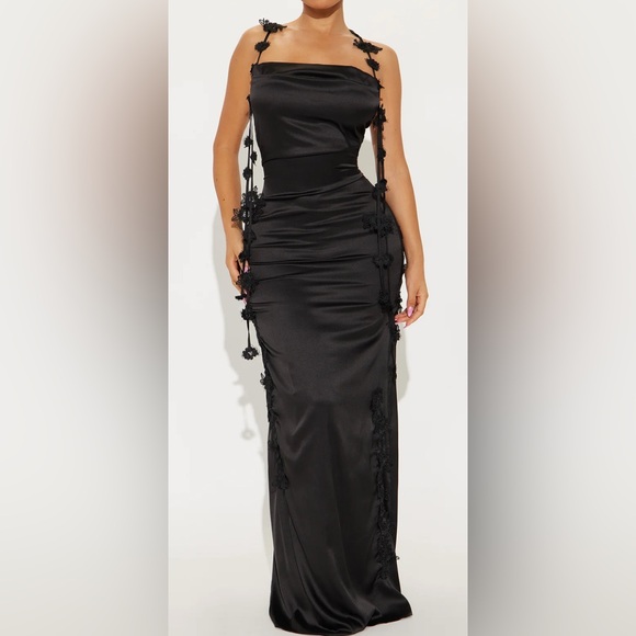 NWT Chic Black Evening Gown - Picture 1 of 3